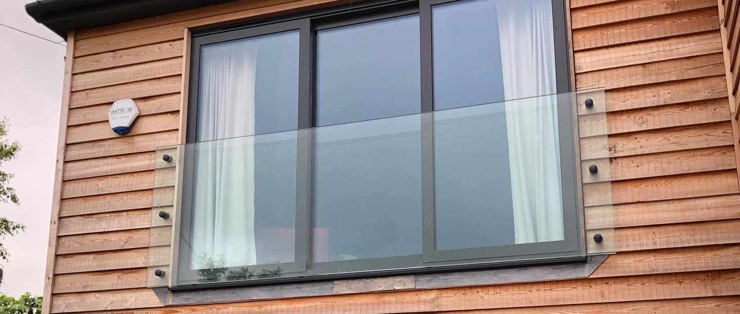 glass-qrailing.jpg